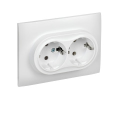 Розетка 2-местная с заземлением без защитных шторок 16А в сборе SK-R08W арктический белый IEK Skandy (SK-R21-16-K01-F) Розетка 2-местная с заземлением без защитных шторок 16А в сборе SK-R08W арктический белый IEK Skandy (SK-R21-16-K01-F)