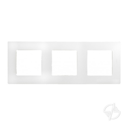 Рамка 3 поста белая Legrand/Daccord (672503)