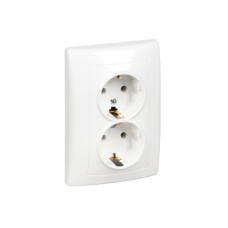 Sedna Розетка двойная с заземлением без шторок белая в сборе (SDN3000621) Sedna Розетка двойная с заземлением без шторок белая в сборе (SDN3000621)
